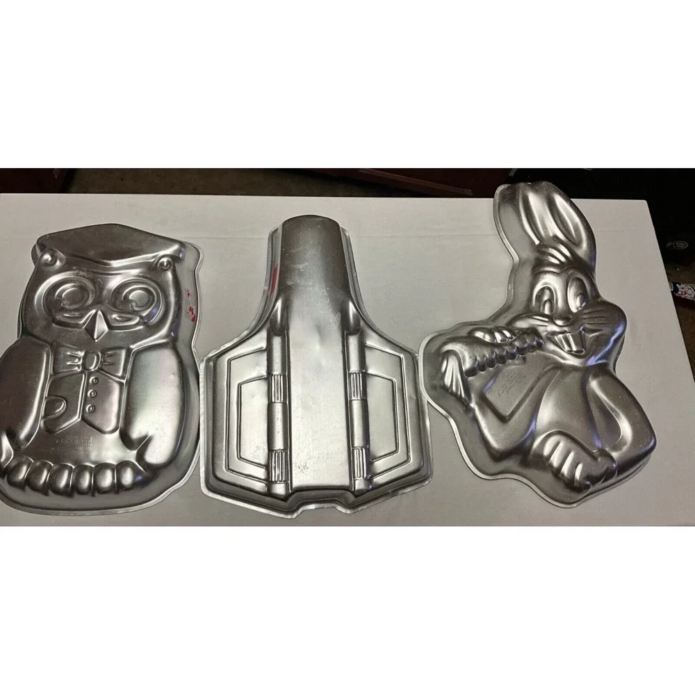 Lot of 10 vintage character cake pans, all new, see below for details, rare find